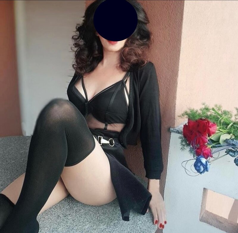 Adina, new, bruneta 35 ani, slim, educata, curata. Poze reale, singura.